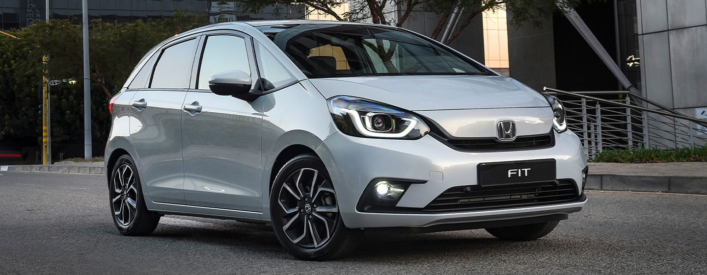 We review the reimagined Honda FIT Hybrid
