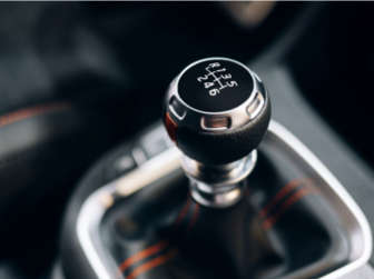 Learning how to drive a manual car? Here’s what you need to know